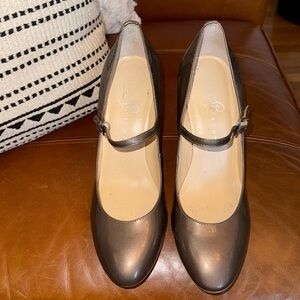 Ivanka Trump Mary Jane heels Pewter Bronze size 11